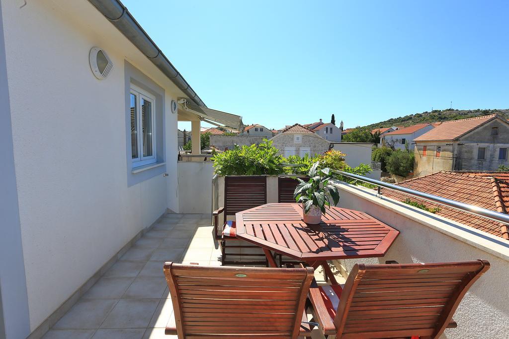 Apartment Pa Ve Murter Exterior photo